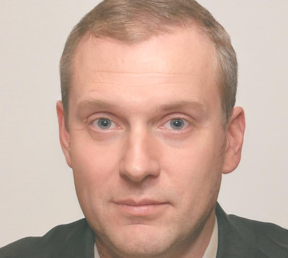 Maestro Roberto Silva - Experto en técnicas comerciales